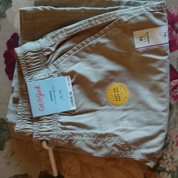 Boys shorts size XL - Picture 1 of 1